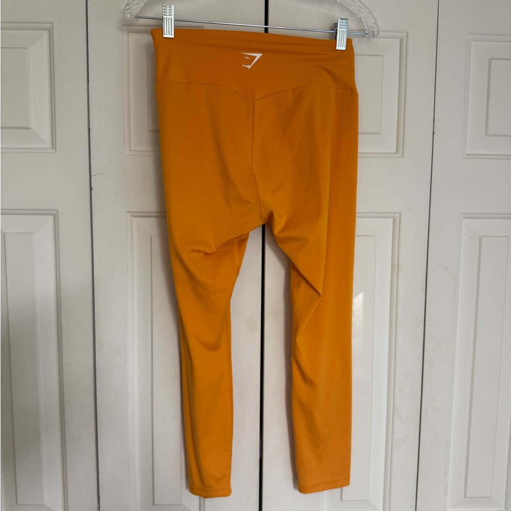 Gymshark Women’s High Waist Orange Buttery Soft Seamless Cropped Leggings Size M - Picture 2 of 5